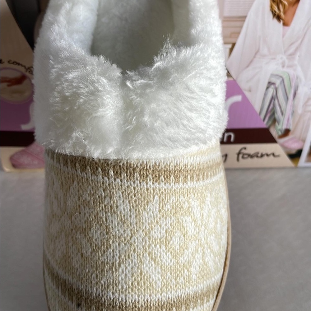 Womens - Picture 2 of 7